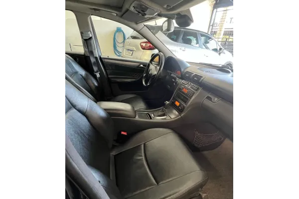 406292-mercedes-benz-c-320-20251216035037035638
