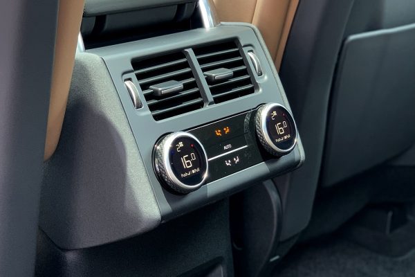 A-𝘝𝘌𝘕𝘋𝘈-▃▃▃▃▃▃▃▃▃▃▃▃▃▃▃▃▃▃▃☑️-LAND-ROVER-NEW-DISCOVERY-METROPOLITAN-EDITION-3.0-SE-I6-MHEV▃-11