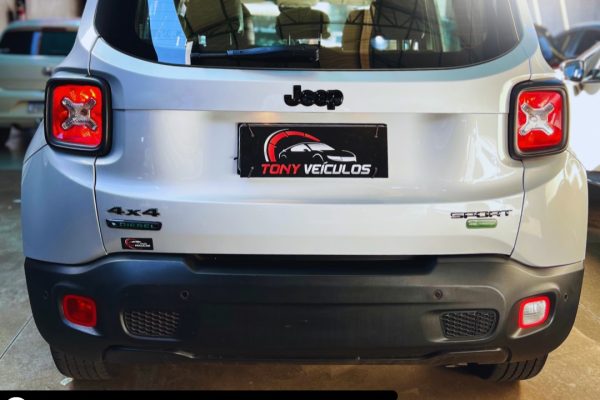 Jeep-Renegade-17