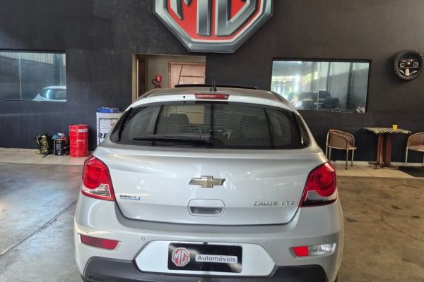 Quem-gosta-de-sol-e-so-abrir-o-teto-solar-e-curtir-Cruze-LTZ-2014Motor-1.8-flexCambio-Automatic-5