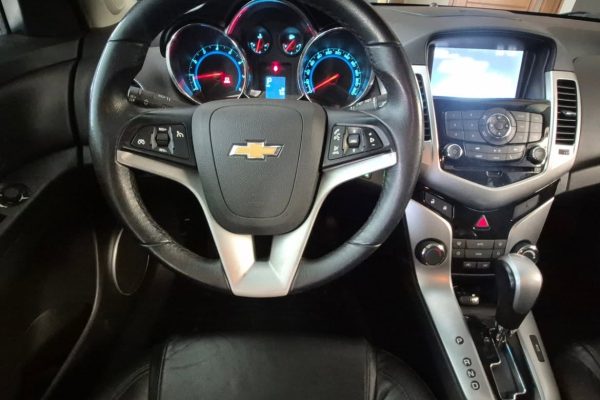 Quem-gosta-de-sol-e-so-abrir-o-teto-solar-e-curtir-Cruze-LTZ-2014Motor-1.8-flexCambio-Automatic-7