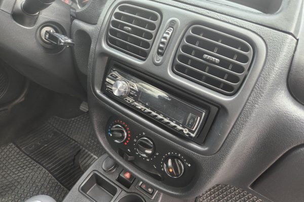 RENAULT-CLIO-12