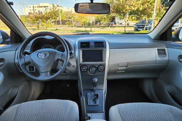 TOYOTA-COROLLA-14-1