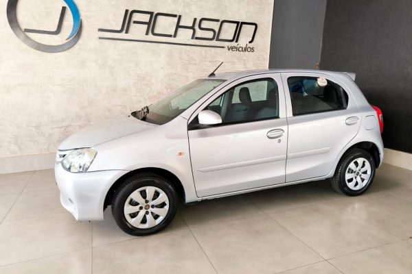 💎-TOYOTA-ETIOS-HATCH-X-1.3-2016-2017⚙️-Cambio-Manual-Prata-Flex➡️-85.267-KM➡️-Completo-C-7-1
